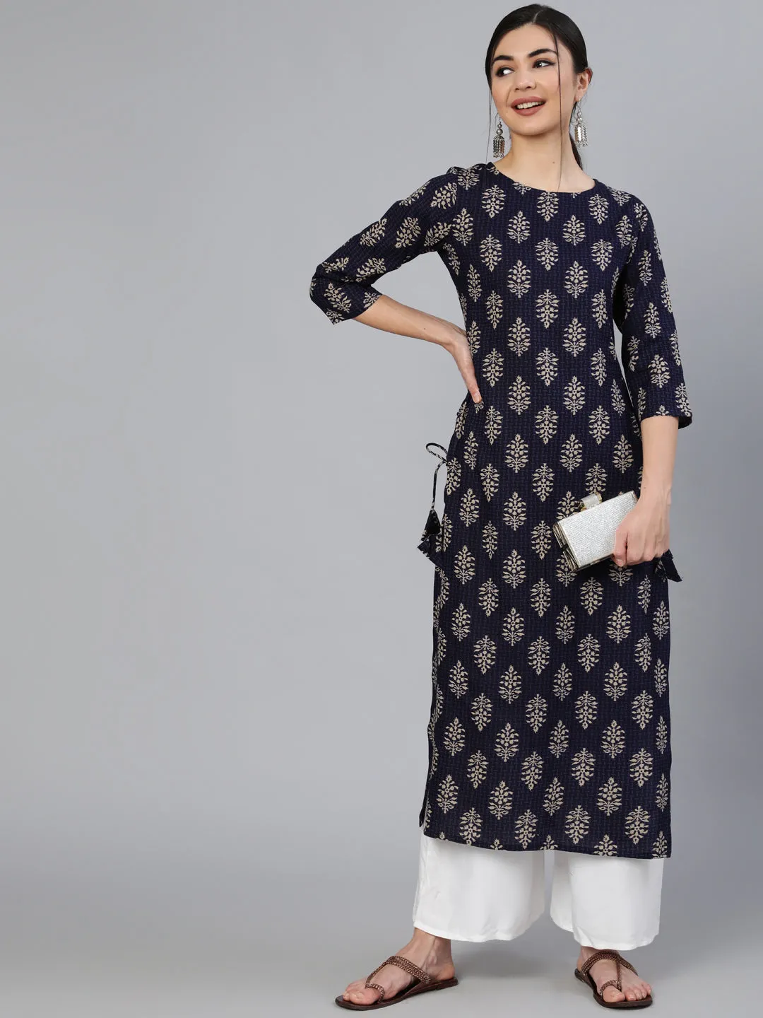 Women Blue Ethnic Motif Printed Straight Kurta With Three Quarter Sleeves