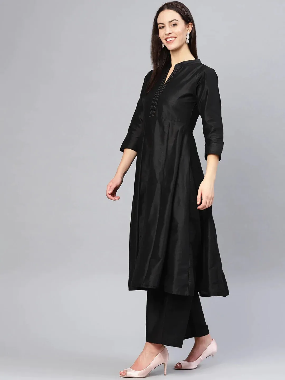 Women'S Black Solid Kurta With Palazzos & Dupatta